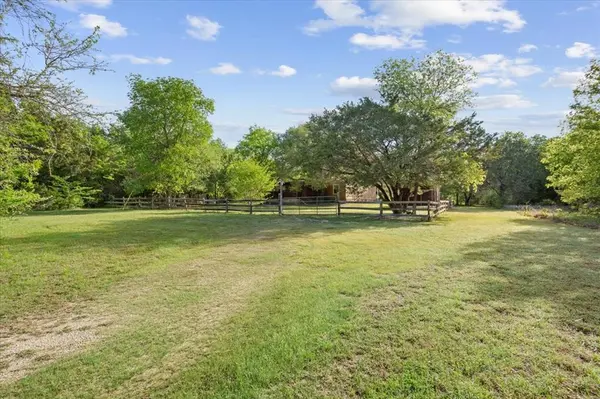 2504 Prause Road, China Spring, TX 76633