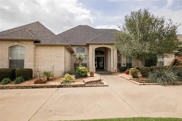 671 Brookglen Court, Waxahachie, TX 75165