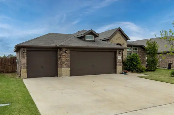2525 Silver Fox Trail, Weatherford, TX 76087