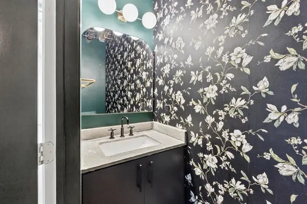 1001 Belleview Street #204, Dallas, TX 75215