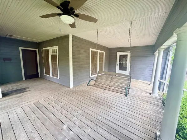 302 W Orville Street, Wills Point, TX 75169