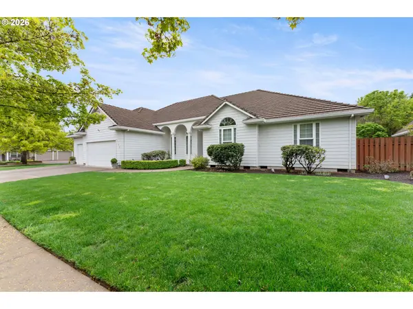 1702 NW TROON CT, Mc Minnville, OR 97128