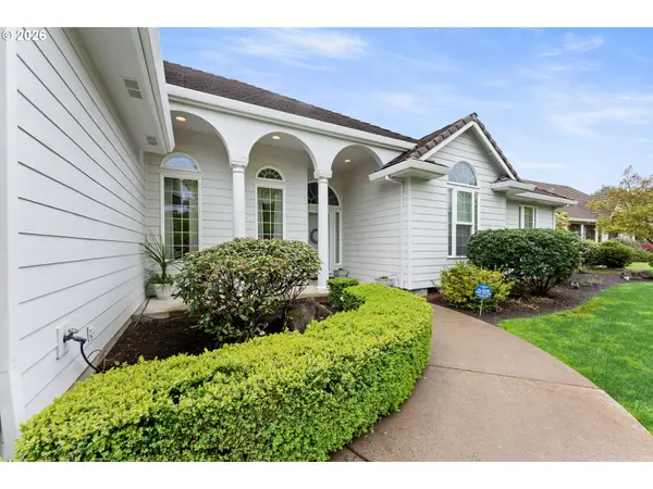 1702 NW TROON CT, Mc Minnville, OR 97128