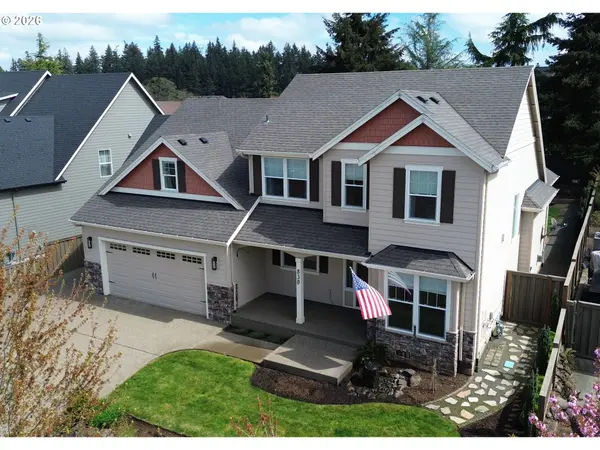 830 SHELOKUM DR, Silverton, OR 97381