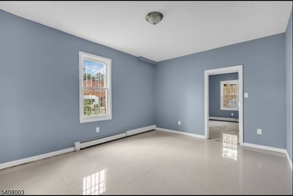 568 Grove St #2R, Irvington Twp., NJ 07111