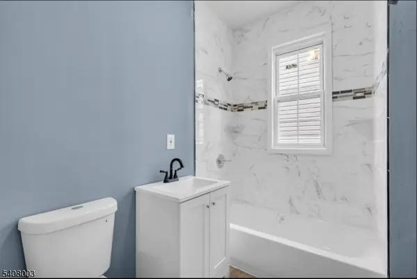 568 Grove St #2R, Irvington Twp., NJ 07111