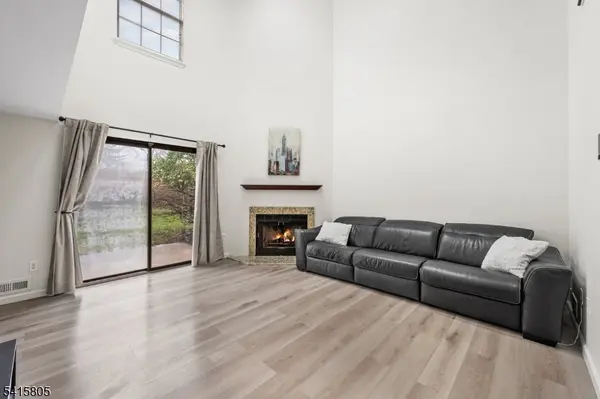 81 Stanwick Ct, Franklin Twp., NJ 08873