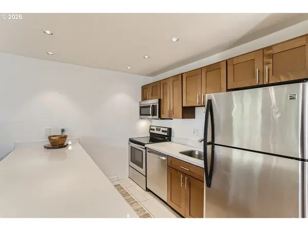 100 KERR PKWY #52, Lake Oswego, OR 97035