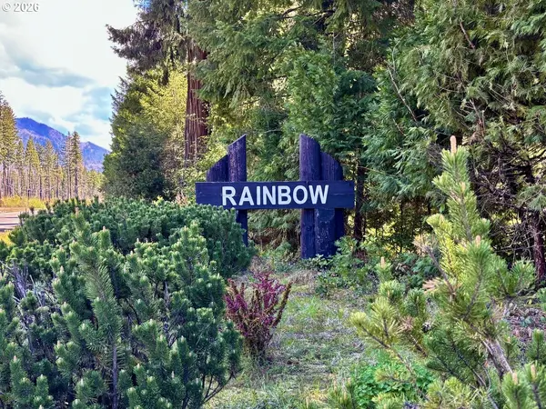 54432 MCKENZIE HWY #40, Blue River, OR 97413