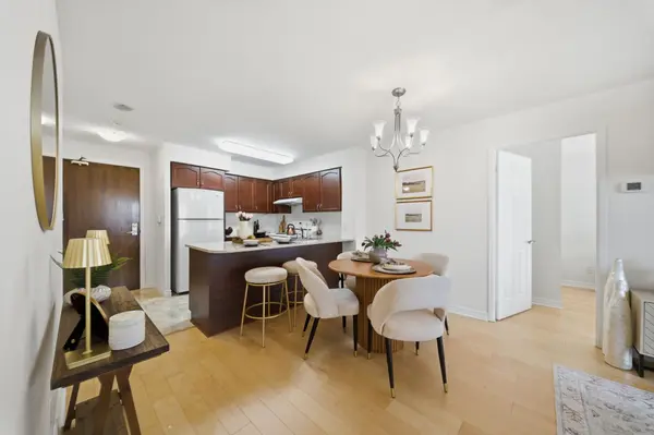 35 Hollywood AVE #211, Toronto C14, ON M2N 0A9