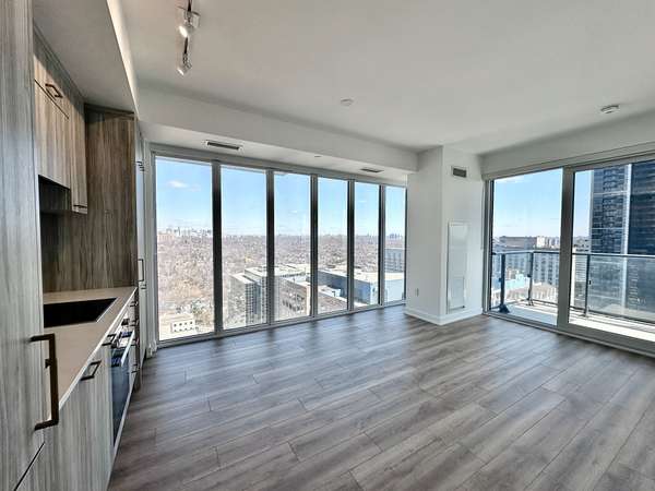 634 Church ST #2805, Toronto C08, ON M4Y 2G3