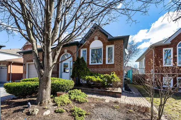 31 Thames DR N, Whitby, ON L1R 2M2