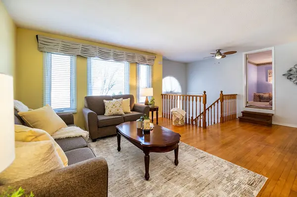 31 Thames DR N, Whitby, ON L1R 2M2