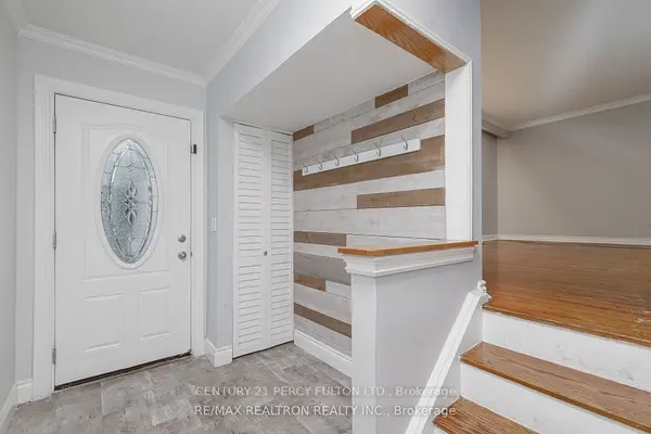 542 Dianne DR, Oshawa, ON L1H 7A6