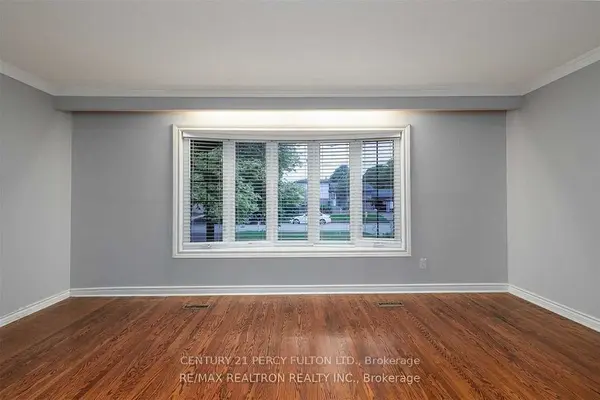 542 Dianne DR, Oshawa, ON L1H 7A6