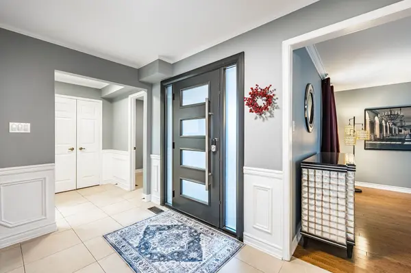 8 Wadsworth CIR, Brampton, ON L6Z 1W7