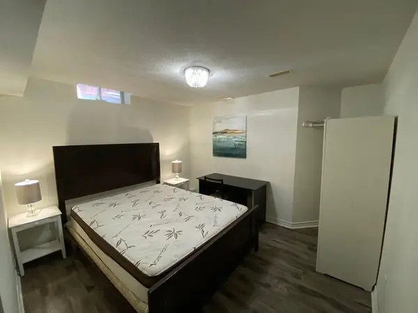 5237 Floral Hill CRES, Mississauga, ON L5V 1V4