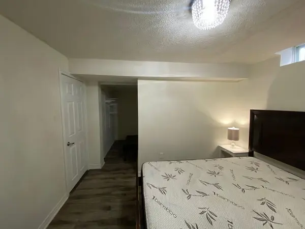 5237 Floral Hill CRES, Mississauga, ON L5V 1V4