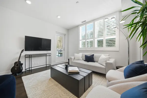 1575 Lakeshore RD W #117, Mississauga, ON L5J 0B1