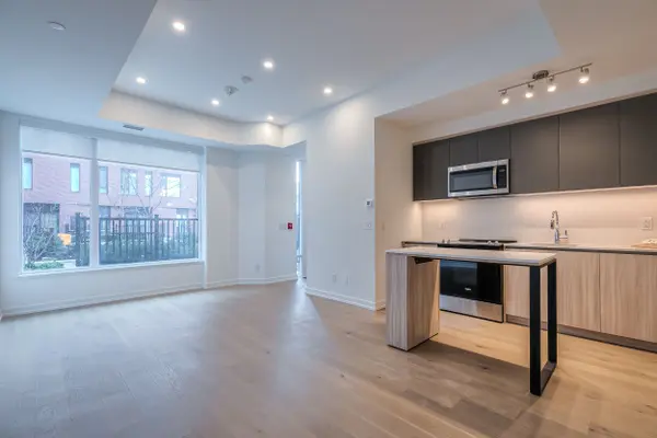 15 Maryport AVE #109, Toronto W05, ON M3M 0E1