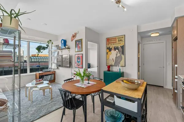 212 KING WILLIAM ST #415, Hamilton, ON L8N 1B5