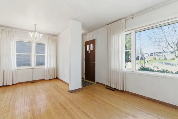 38 Dumbarton ST, Guelph, ON N1E 3T3