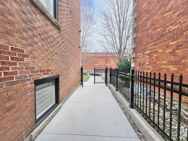 100 WEST AVE S #UNIT-1, Hamilton, ON L8N 2S3