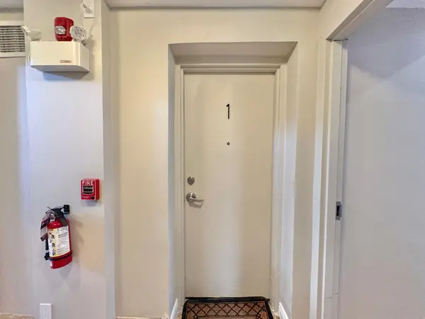 100 WEST AVE S #UNIT-1, Hamilton, ON L8N 2S3