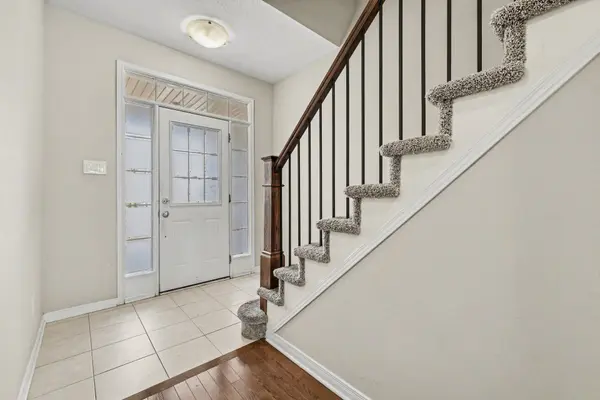 450 Ashbourne CRES, Barrhaven, ON K2J 0P5