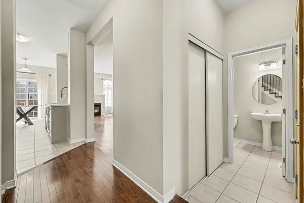 450 Ashbourne CRES, Barrhaven, ON K2J 0P5