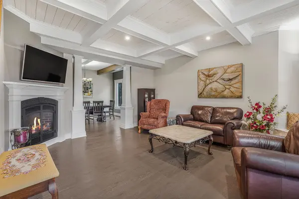 5856 Dunning RD N, Orleans - Cumberland And Area, ON K4B 1J1