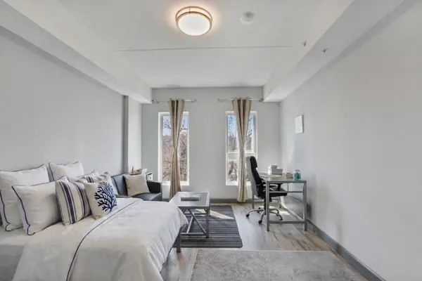 77 Leland ST #414, Hamilton, ON L8S 3A1