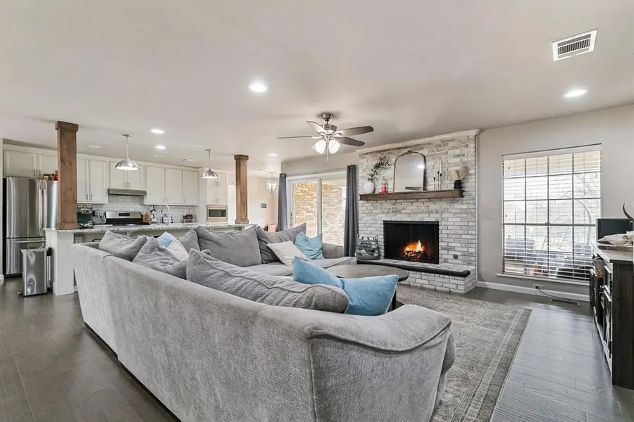 214 Center Street, Whitesboro, TX 76273