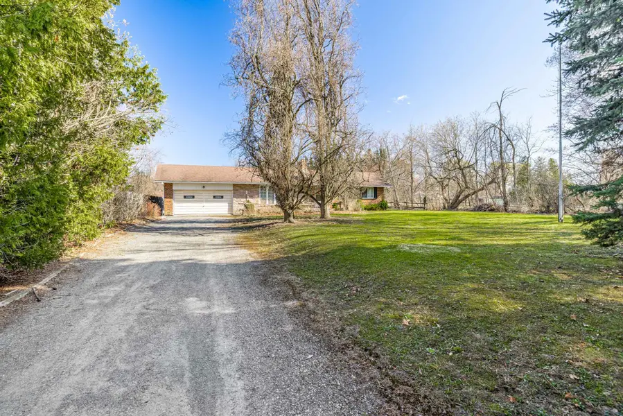 2739 Embleton RD, Brampton, ON L6Y 0E8