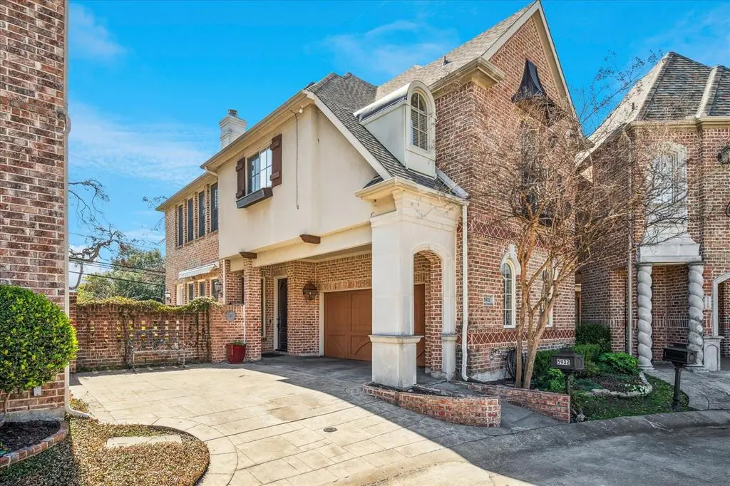 5932 Preston Gate Court, Dallas, TX 75230