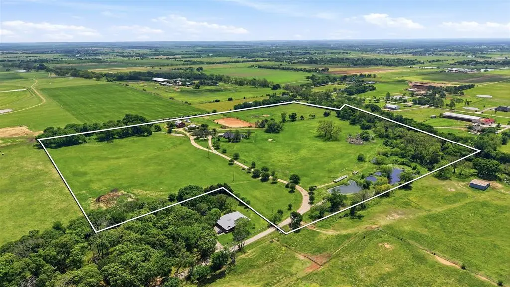 1100 Debbie Lane, Pilot Point, TX 76258