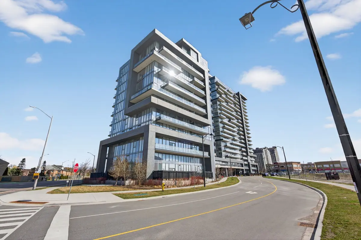 10 Gatineau DR #208, Vaughan, ON L4J 0L2