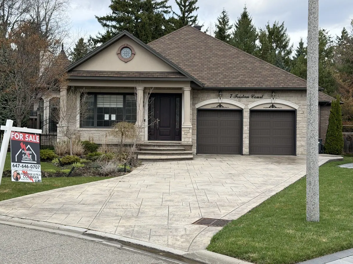 7 Tristan CT, Brampton, ON L6Y 5S2