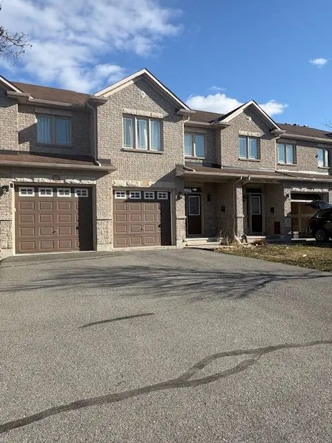 672 Pepperville CRES E, Kanata, ON K2M 0E4