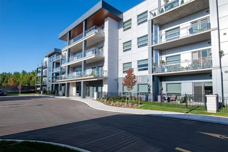 1696 FIDDLEHEAD PL #305, London North, ON N6G 5M6