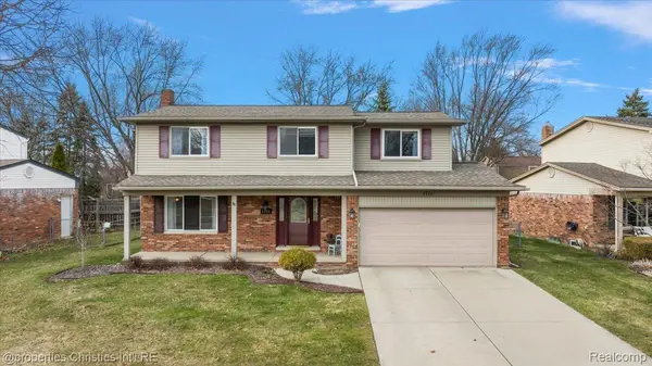 1711 Crestline DR, Troy, MI 48083