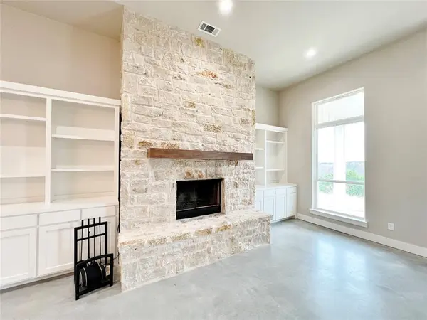 1141 Veal Station Road, Weatherford, TX 76085