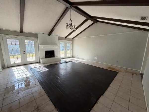 102 Newport Lane, Bullard, TX 75757