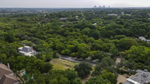 2004 Indian Creek Drive, Westover Hills, TX 76107