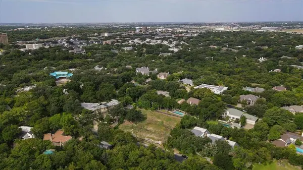 2004 Indian Creek Drive, Westover Hills, TX 76107