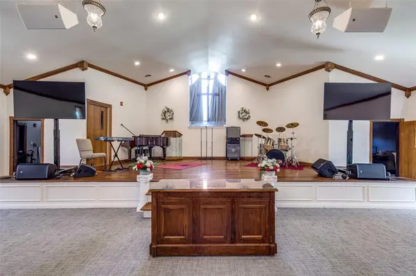 8568 Stults Road, Dallas, TX 75243