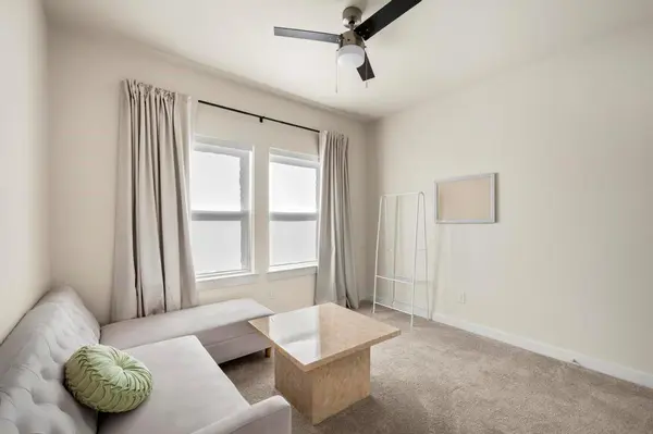 2815 E Overton Road, Dallas, TX 75216