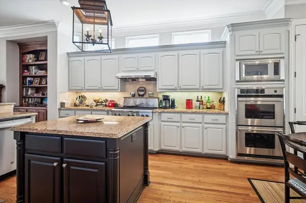 5932 Preston Gate Court, Dallas, TX 75230