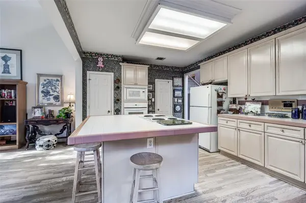 1536 Waterside Court, Dallas, TX 75218