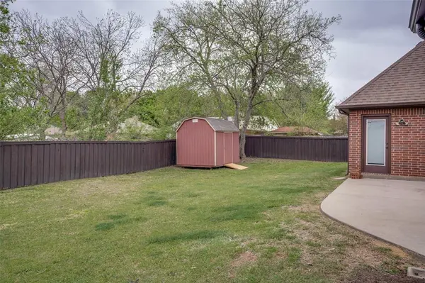 809 Longridge Drive, Denton, TX 76205